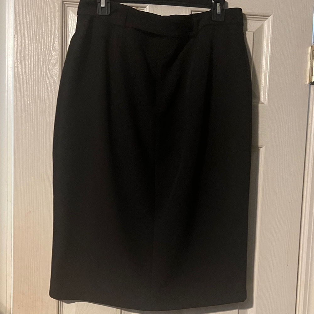 White House Black Market Black Pencil Skirt with Belt
50% OFF - Picture 6 of 13